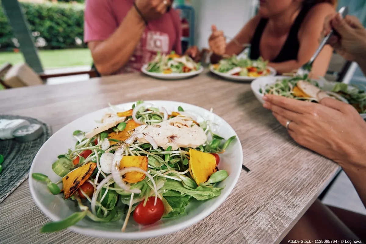 Essen bei warmem Wetter: Leichte Ernährung für heiße Tage